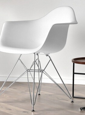 Eames北欧极简约包豪斯ins中古风铁艺伊姆斯拍摄扶手黑色餐椅凳子