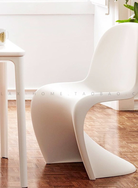 北欧简约设计师可叠放休闲创意户外洽谈网红塑料s型潘东餐桌椅子