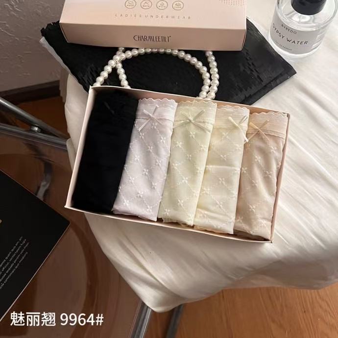 风纯欲柔软亲肤中腰三角裤女