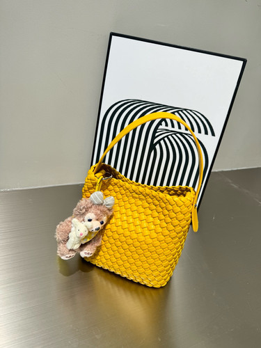 娜飞儿51951新款女包手工编织手提包单肩新款水桶包时尚彩色包包