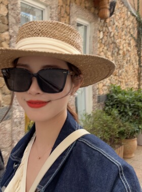 法式复古平顶草帽女夏天出游防紫外线拉菲草编织沙滩度假遮阳帽子