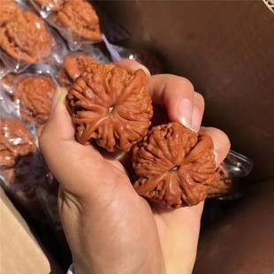 保真西藏文玩核桃红皮大号一对狮子头手把玩手盘核桃古玩麦穗虎头