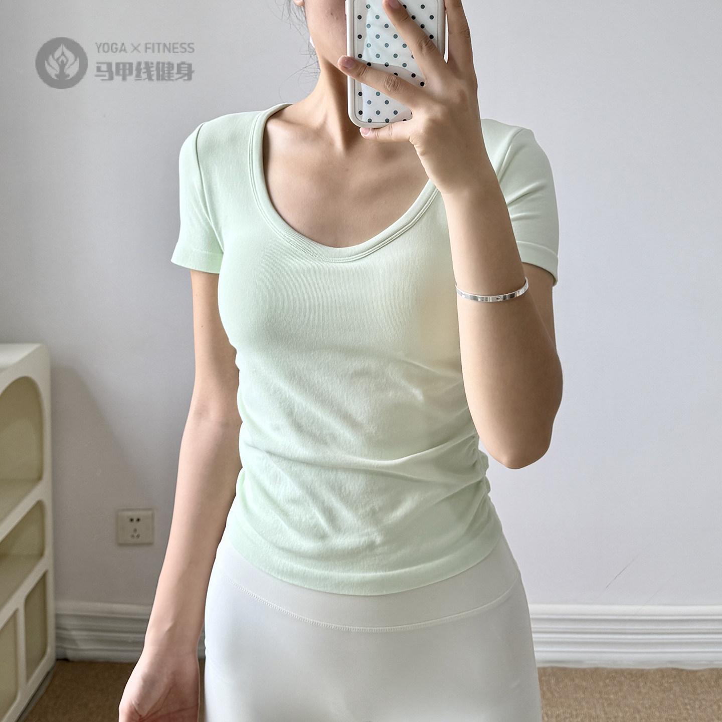 带胸垫瑜伽服女普拉提跑步运动图片