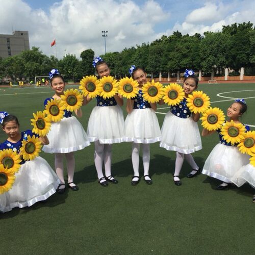 仿真儿童小学生表演开幕式向阳花