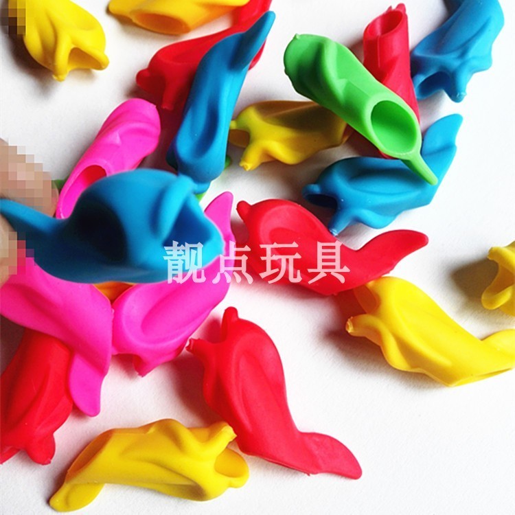 儿童幼儿园学生铅笔保护套小鱼硅胶握笔器纠正拿笔初学者正姿拿笔在类目 电子词典/电纸书/文化用品, 日常学习用品, 握笔器中 - 来自Buy2taobao.com提供专业的淘宝代购服务