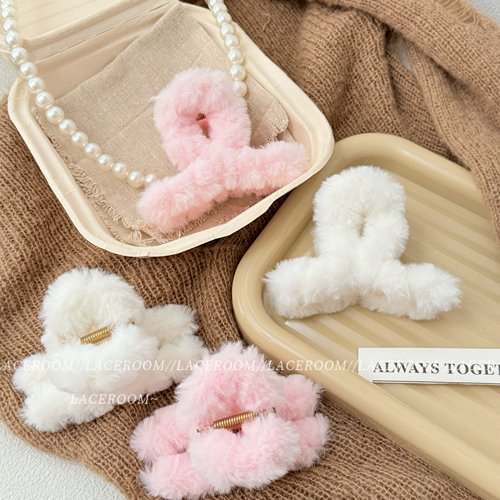 毛绒中号抓夹女秋冬新款高级感后脑勺半扎马尾鲨鱼夹发量少头饰品