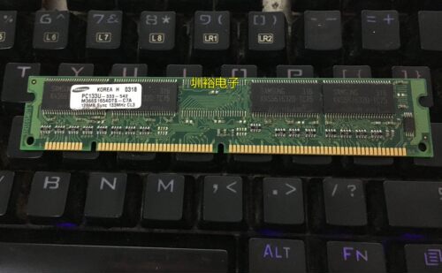 M366S1654DTS-C7A 三星 128MB SYNC,133MHZ,CL3 PC133U-333-542.j
