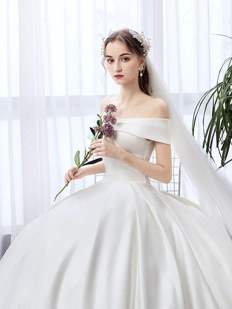 婚纱礼服2019新款春季一字肩法式简约缎面拖尾显瘦赫本在类目 女装/女士精品, 婚纱/旗袍/礼服, 婚纱中 - 来自Buy2taobao.com提供专业的淘宝代购服务