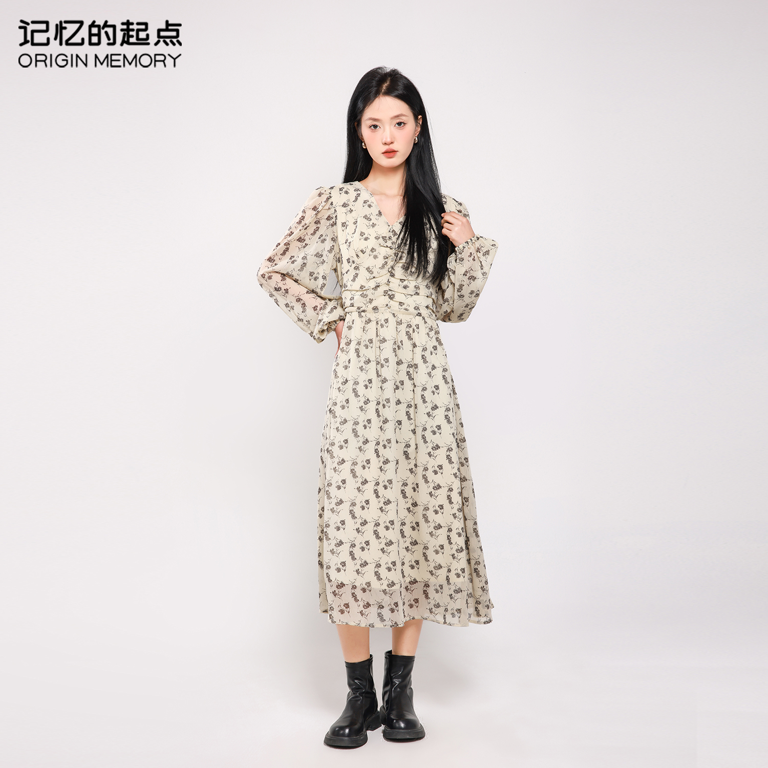 记忆的起点碎花长袖连衣裙女2025春季V领法式收腰长裙68AC8