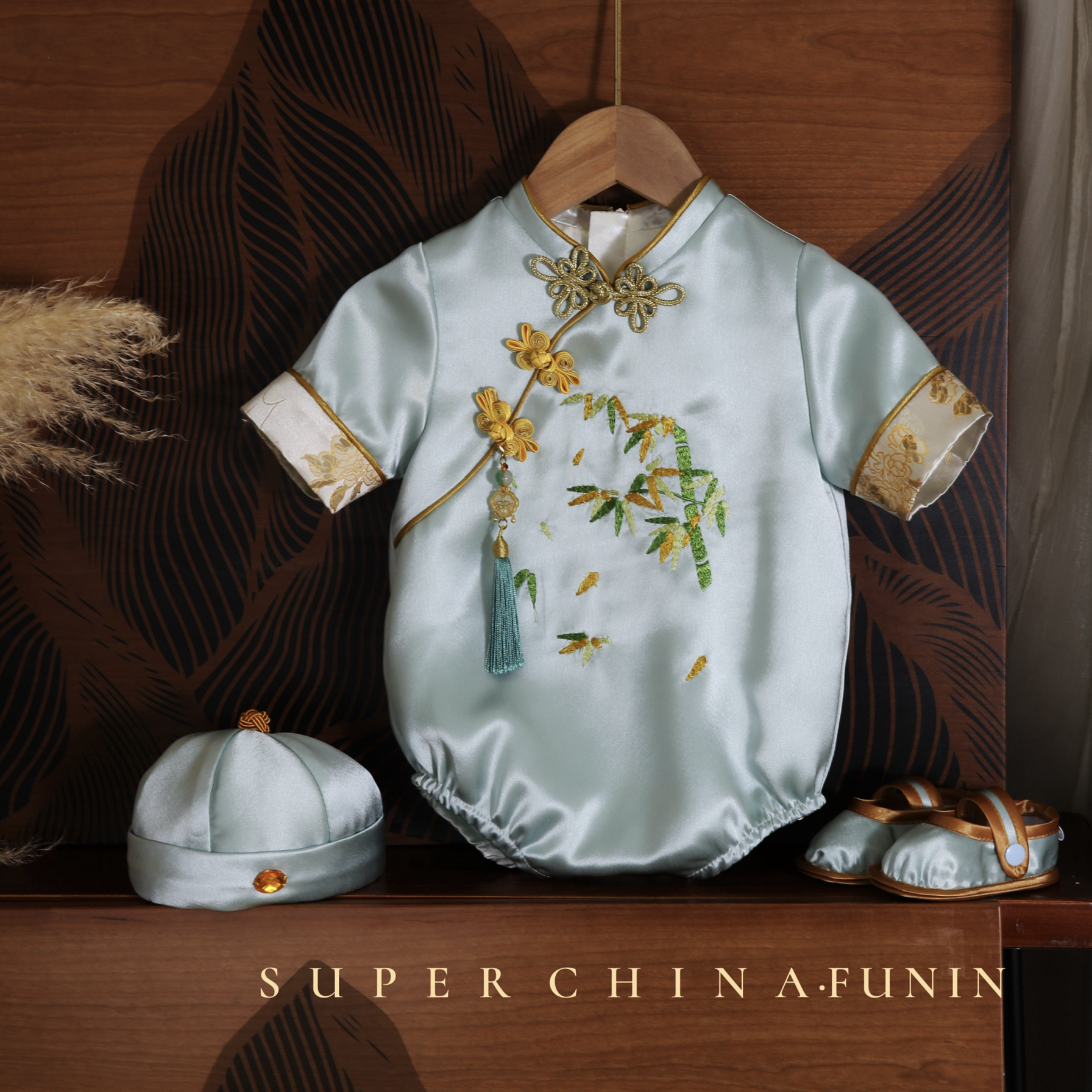 男宝中式爬行服夏周岁礼服百日宴