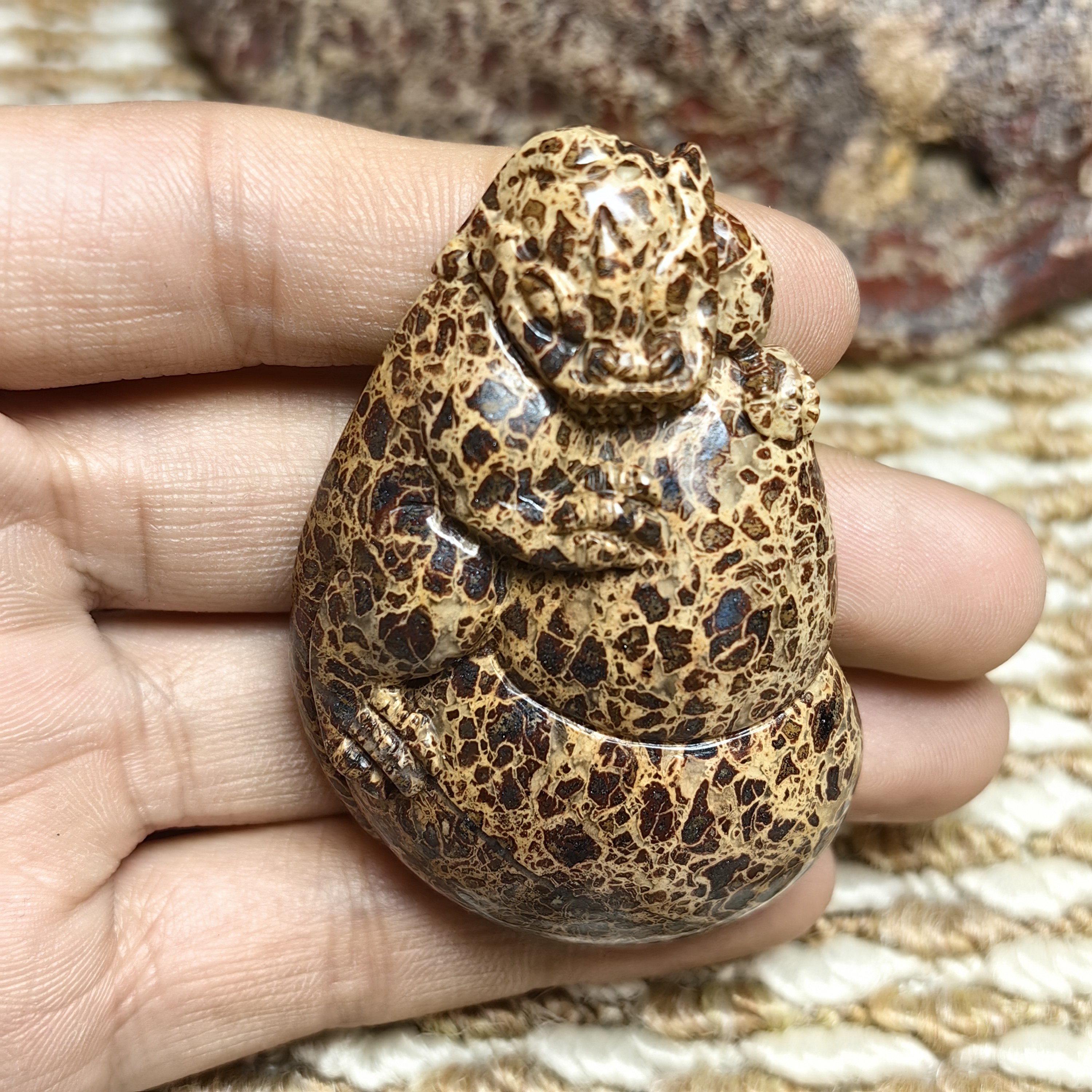 新疆天宝石花天宝精品貔貅挂坠可手把大花60*42天然正品保真12333