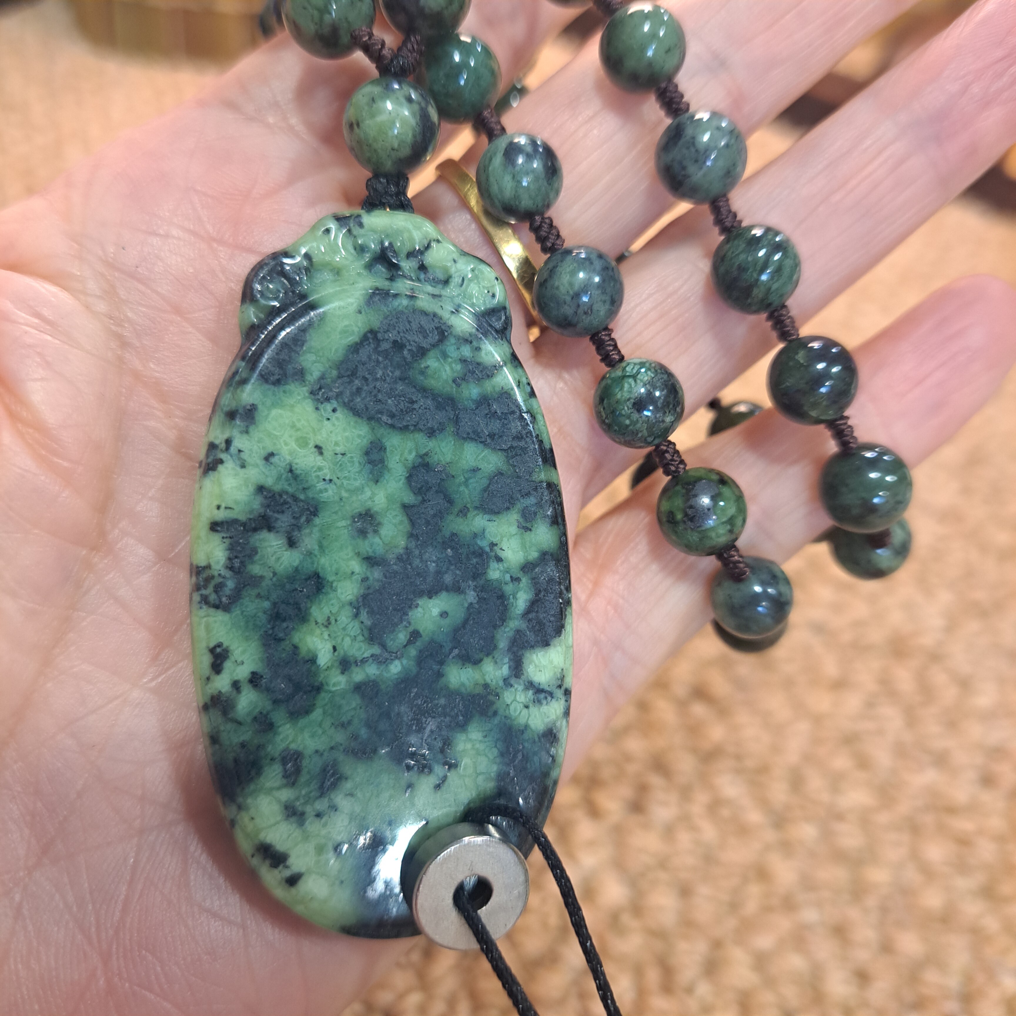 真品古法双面雕刻藏玉药王石西瓜绿强磁吊坠配8㎜同系药王石链863