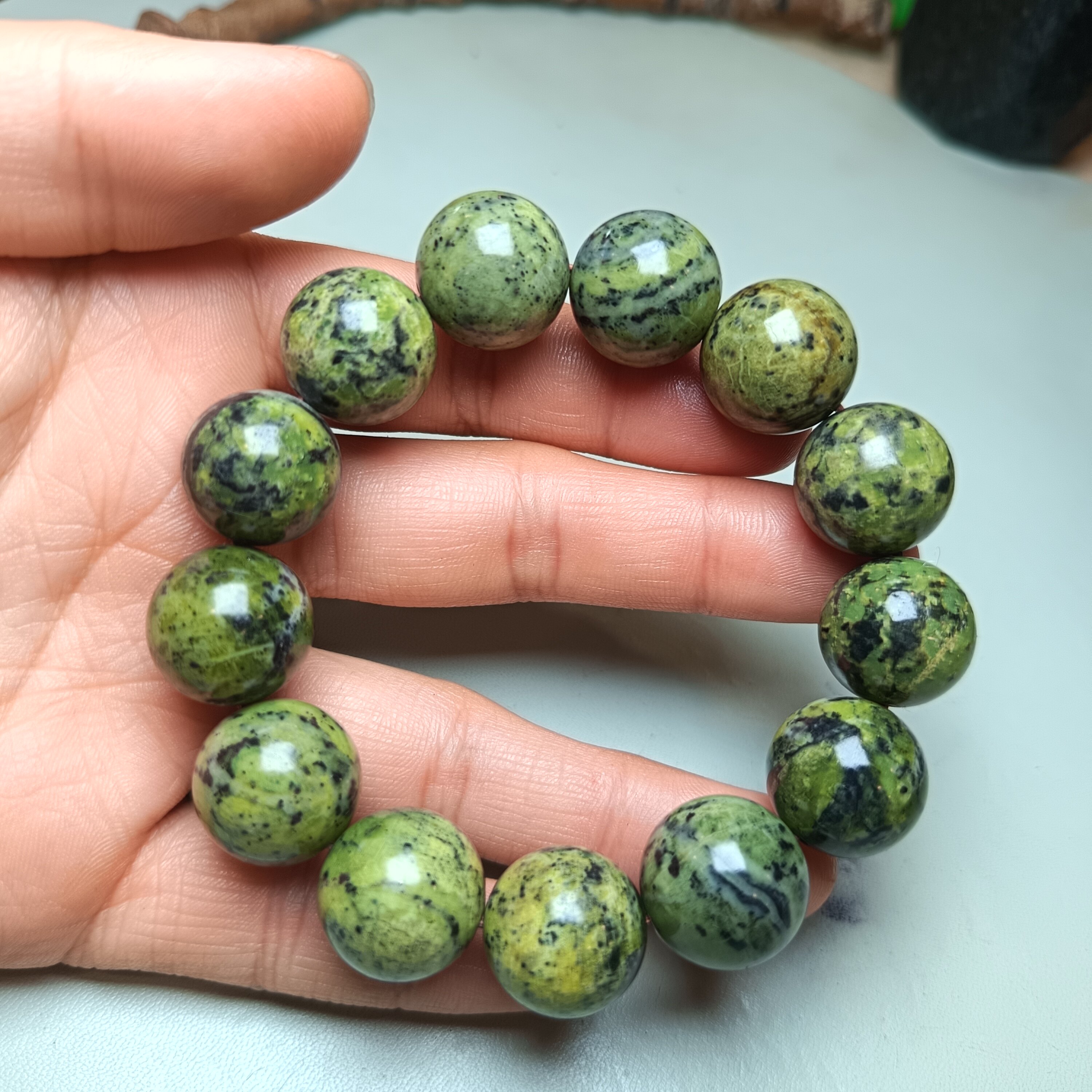 自然藏玉药王石18mm圆珠手链藏玉蛇纹石9376强磁性能量石黄翠精品