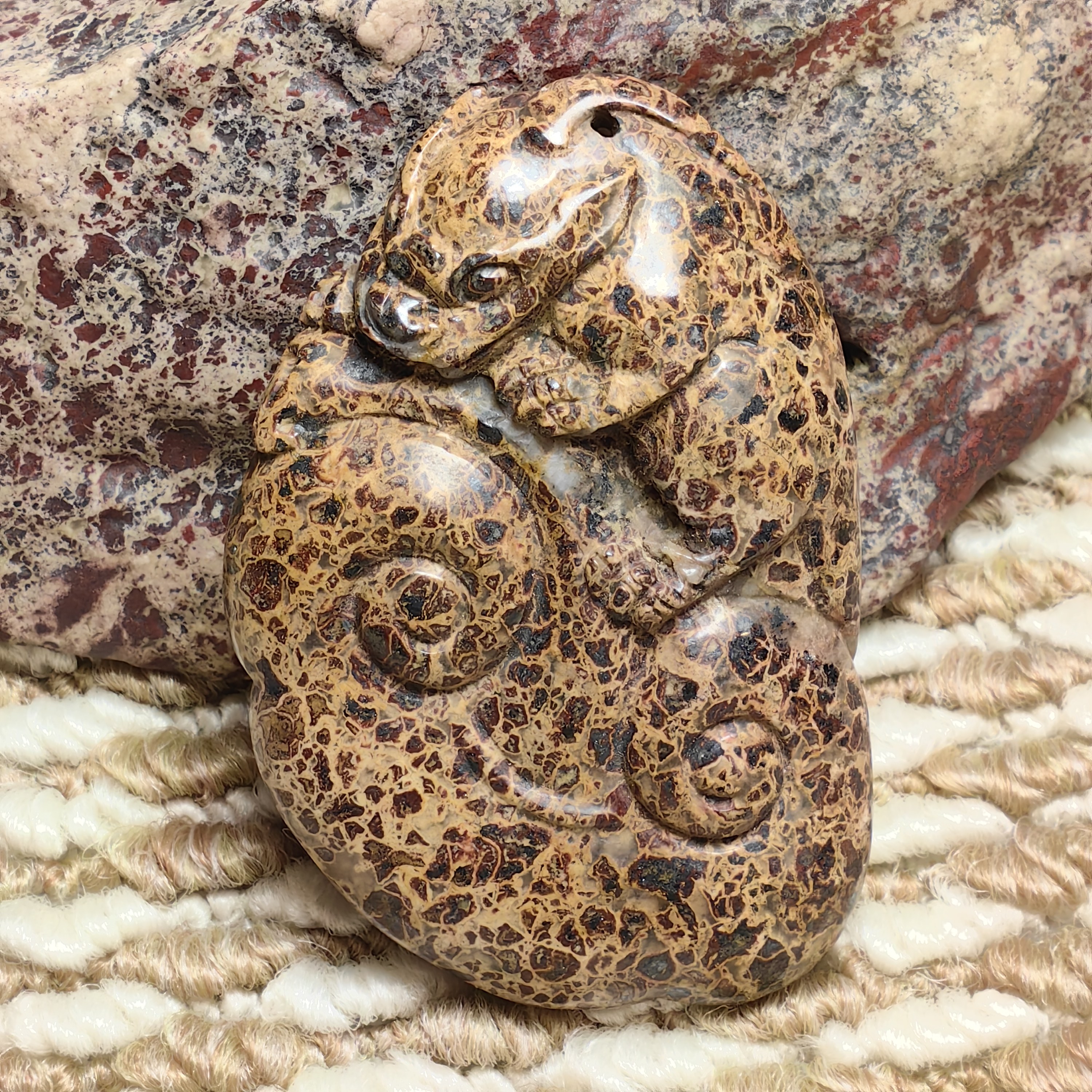 新疆天宝石花天宝精品貔貅挂坠可手把大花63*42天然正品保真12332