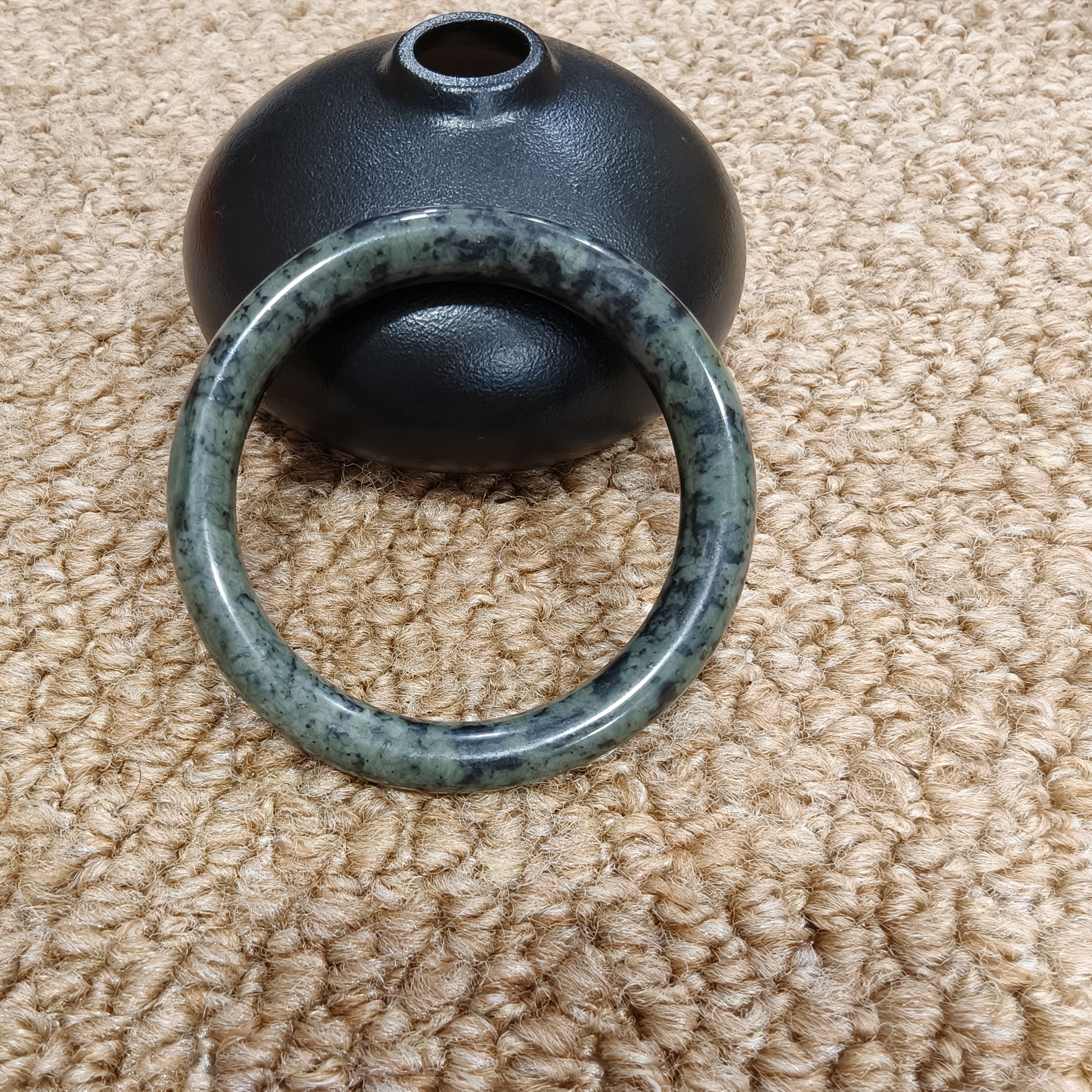 精品定制款苏工打造一图一物西藏药王石女手镯圆形圈口53mm705