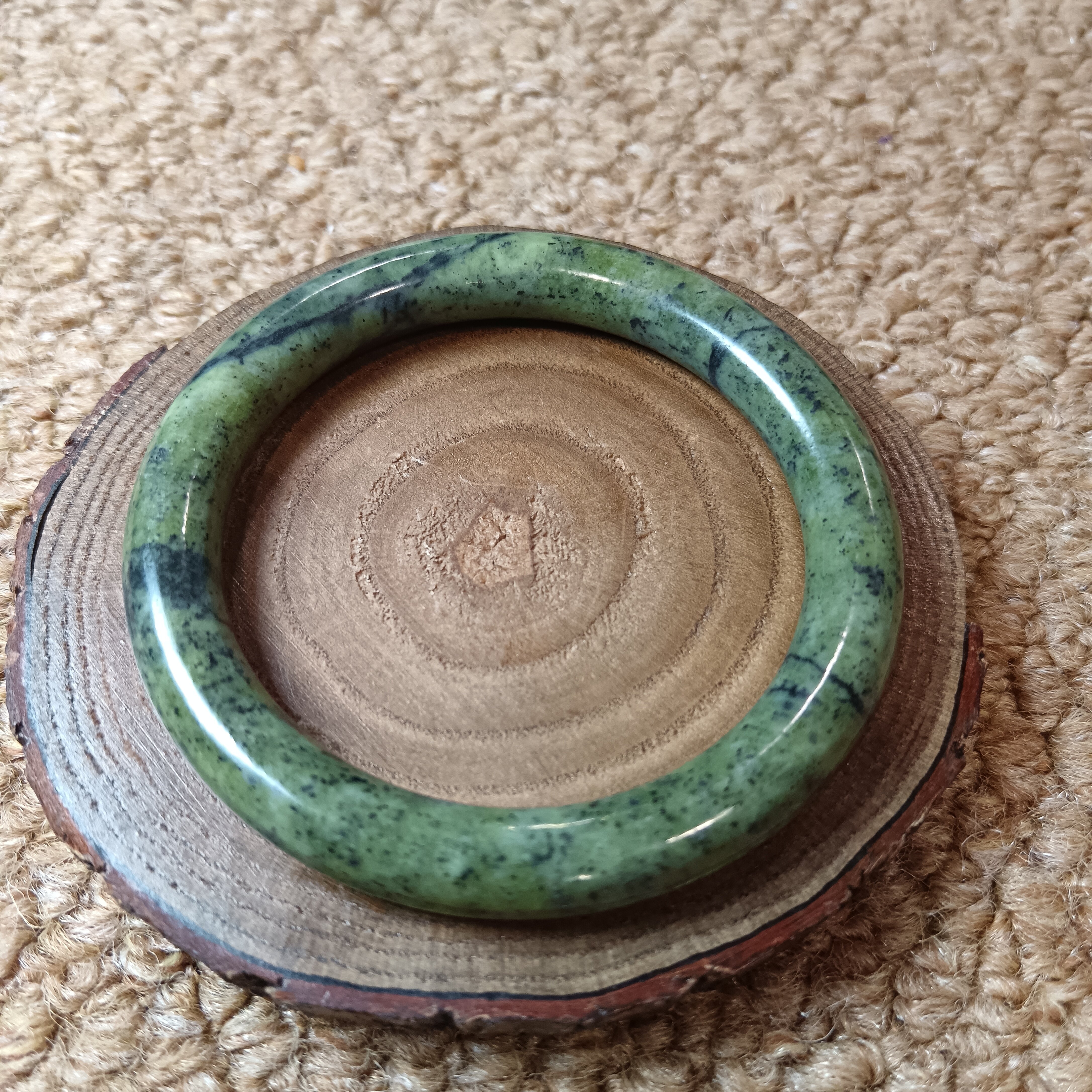 西藏药王石手镯黄绿有纹路有磁圆条形贵妃镯圈口60mm宽10mm1995