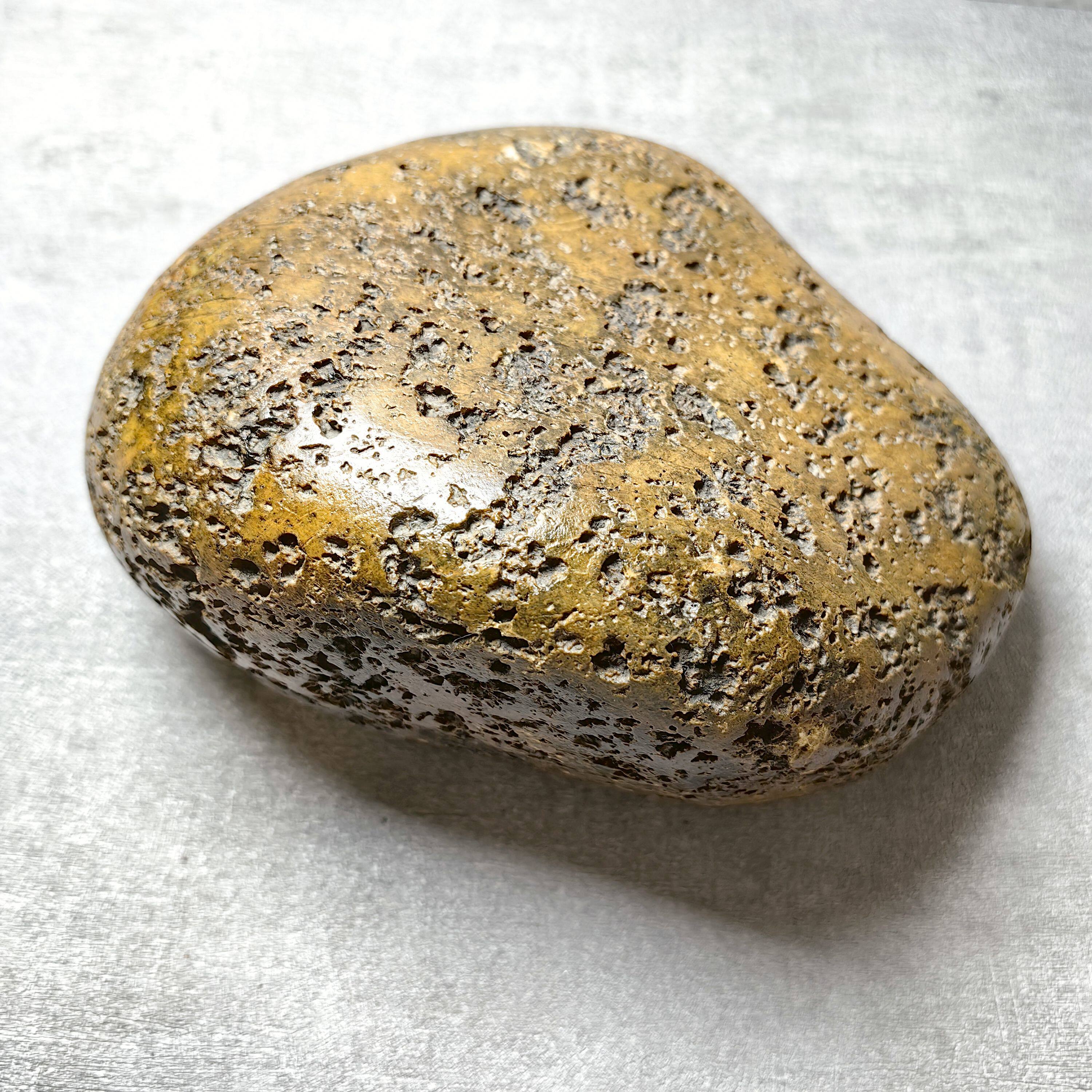 西藏药王石自然原石摆件风水摆件16*14*7cm重2.5公斤黄皮色2264