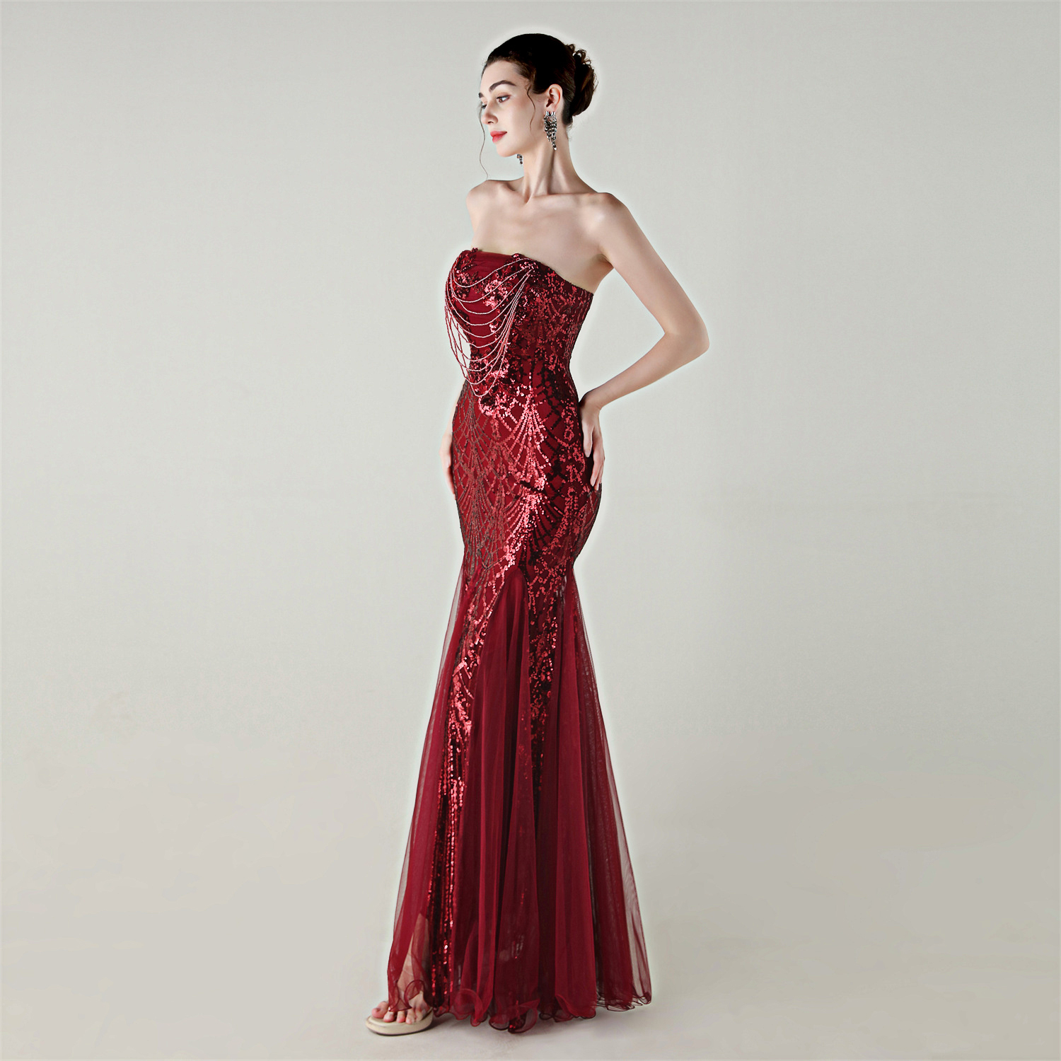 红色轻奢小众晚礼服女裹胸一字肩