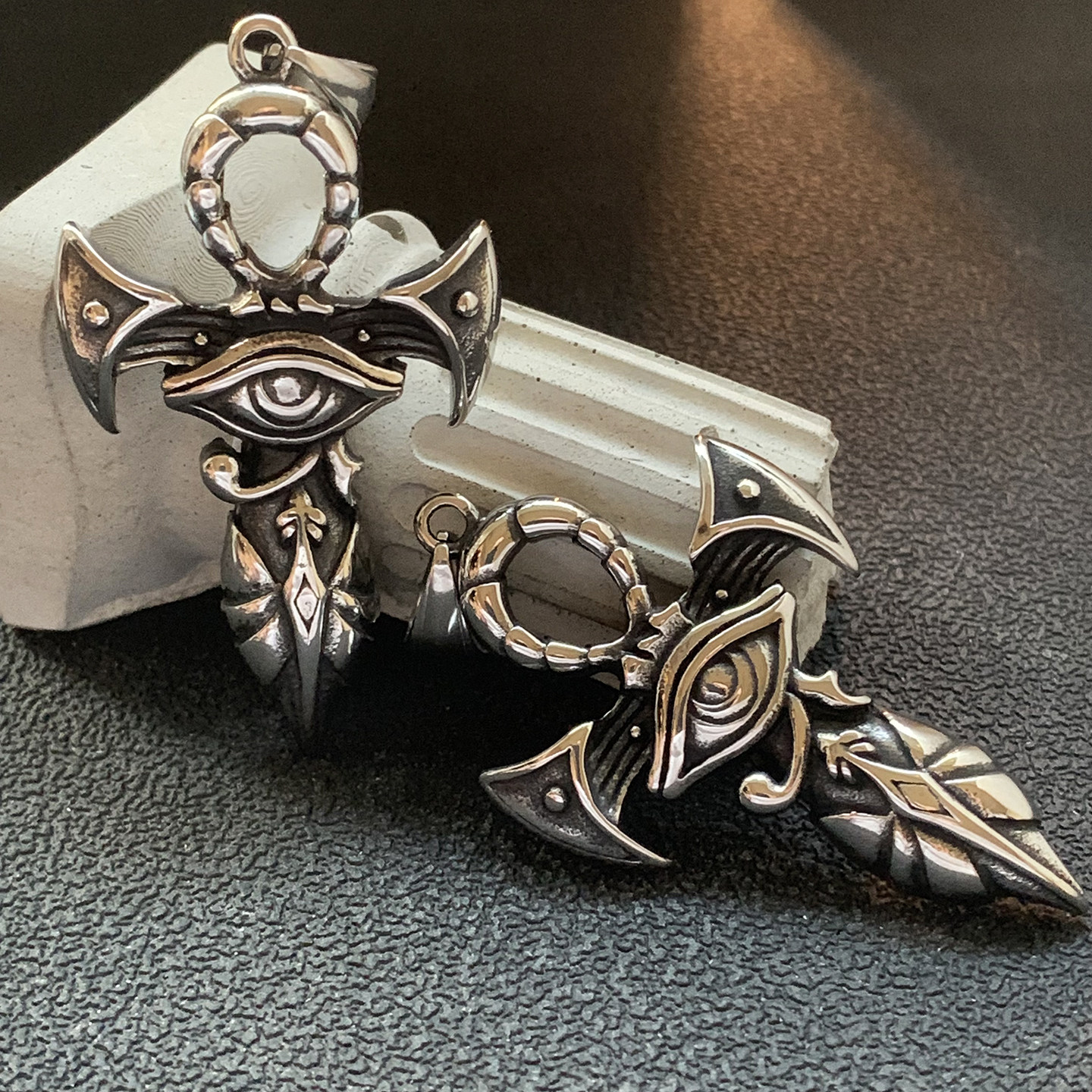 荷鲁斯之眼-十字毛衣链钛钢项链欧美上帝之眼长款胸链不掉色项坠