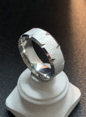 缺憾-不掉色钛钢高级感戒指男潮流百搭食指磨砂通勤银色尾戒指环