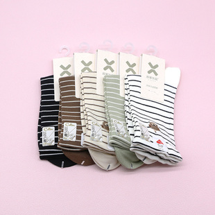 西客优品 252H2676 秋冬百棉刺绣小熊条纹松口中筒学生成人女袜