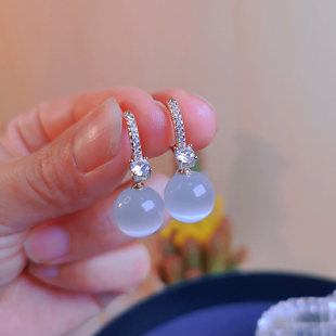 日韩流行新款白猫眼石珠子耳扣式耳环感小巧精致时尚百搭气质耳饰