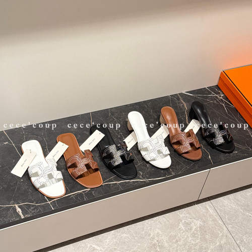 经典圆头刺绣外穿一字拖