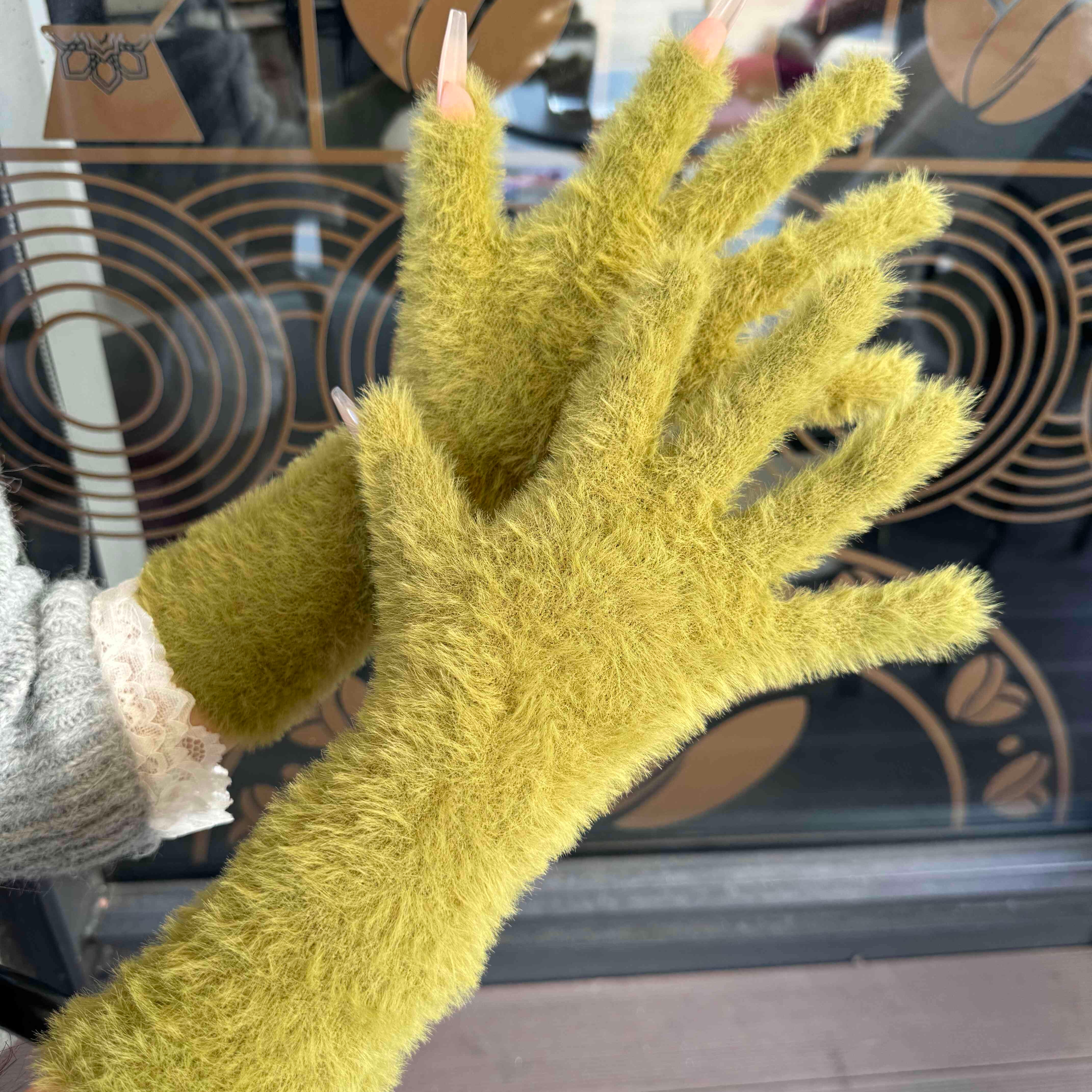 加长长袖仿兔毛毛绒手套女秋冬新款加绒可玩手机保暖时尚分指手套