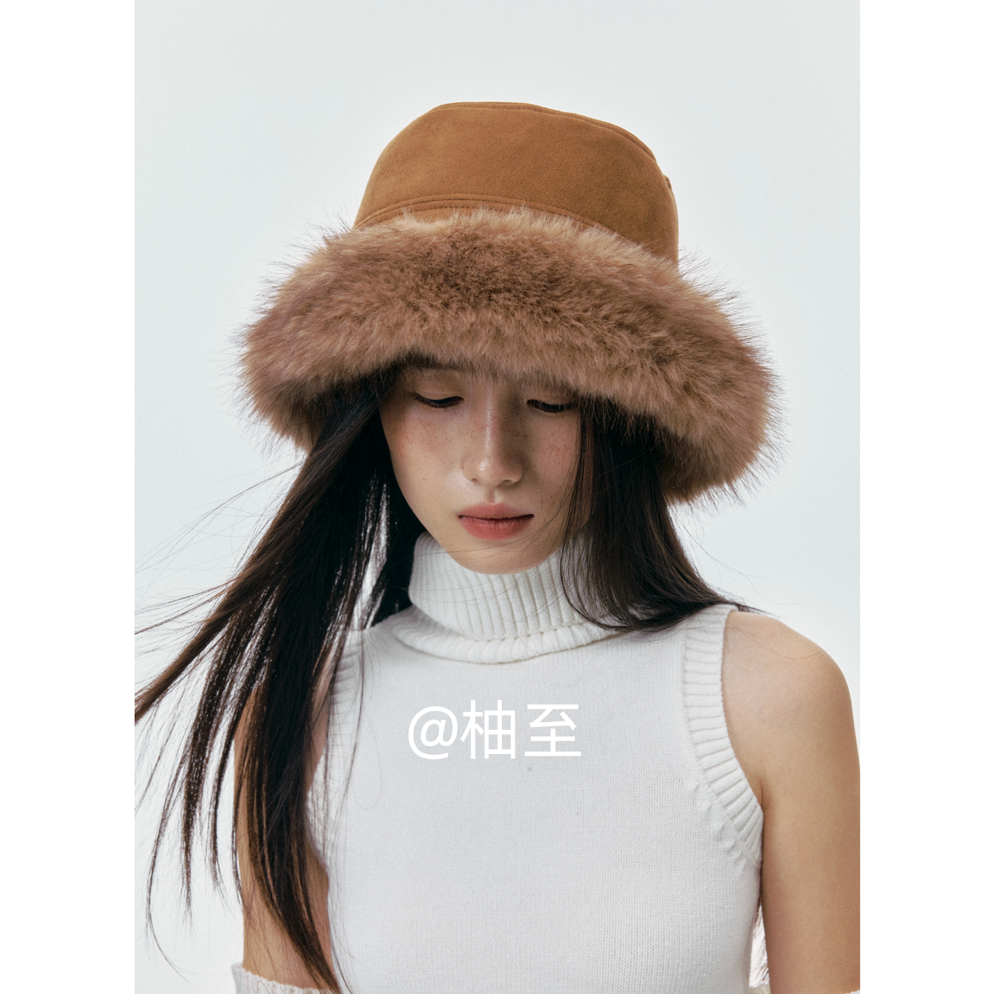 复古麂皮绒毛边渔夫帽子女秋冬韩系氛围感防寒保暖护耳盆帽潮ins