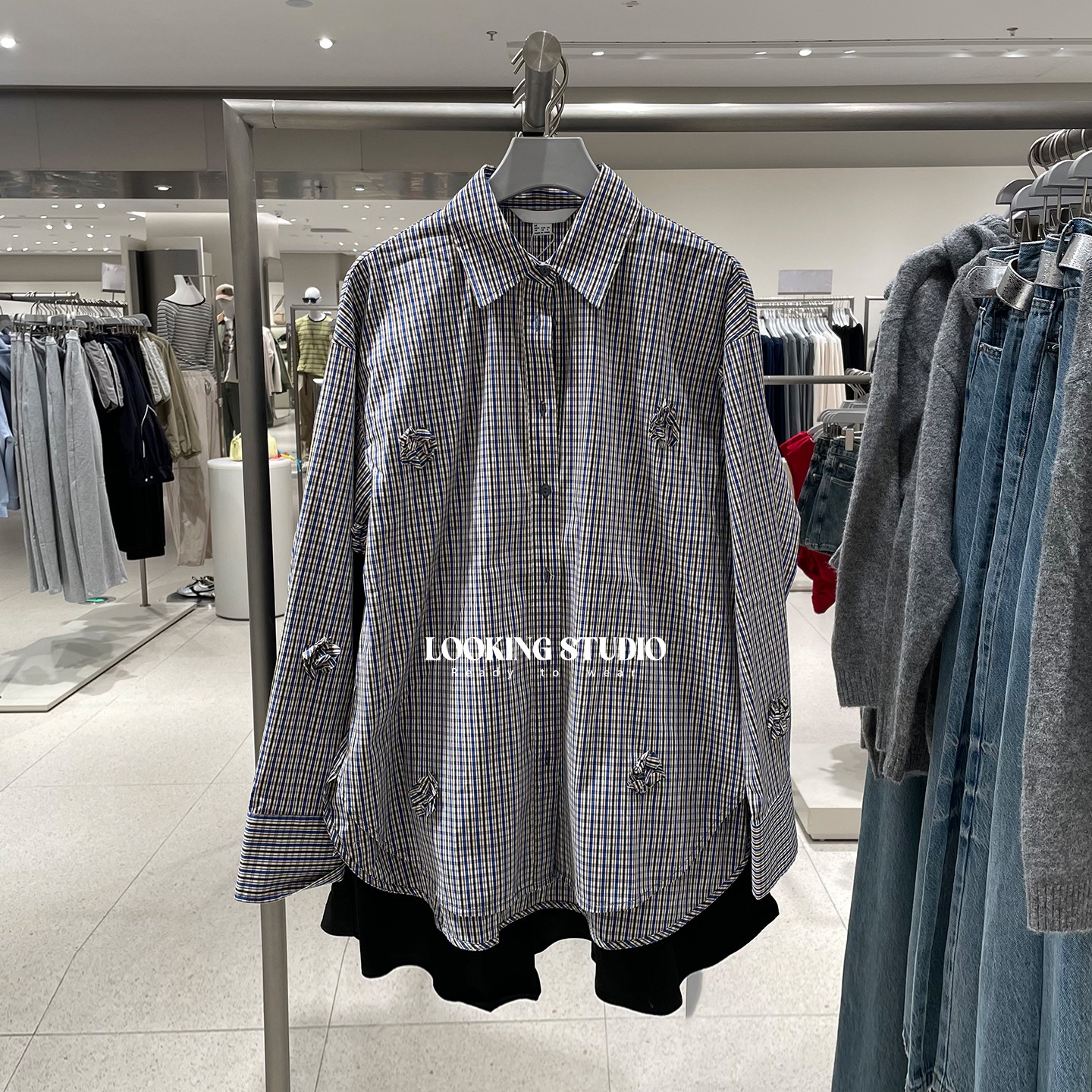 UR&DC2025秋季新款设计感休闲立体花朵饰撞色格纹开襟长袖衬衫女