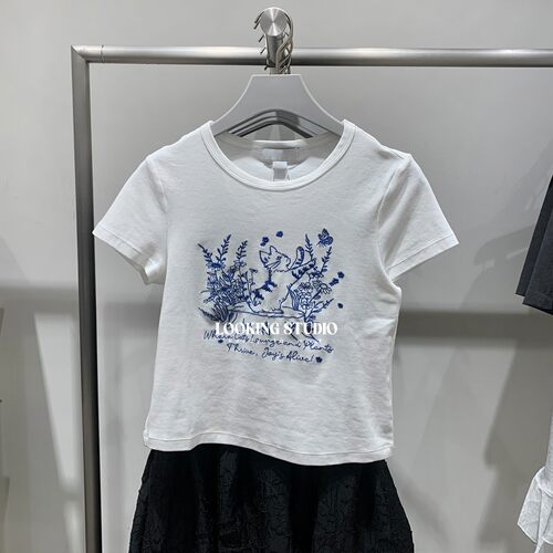 UR&DC2025夏季新款趣味撞色猫咪刺绣图案圆领短袖白T恤女短款上衣