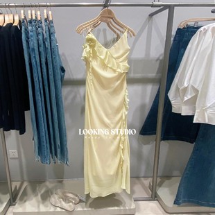 UR&DC2025夏季新款度假风V领荷叶边花朵露背绑带黄色吊带连衣裙女