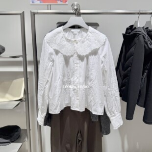 UR&DC2026春季新款优雅镂空刺绣风琴褶开襟娃娃领白色长袖衬衫女