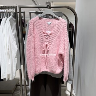 UR&DC2025冬季新款设计感潮流时髦V领系带粉红色长袖针织衫女毛衣