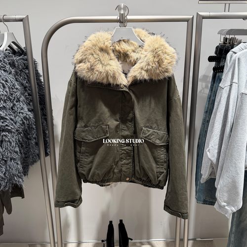 UR&DC2025冬季新款复古高级感气质加厚毛绒翻领超宽松棉服外套女