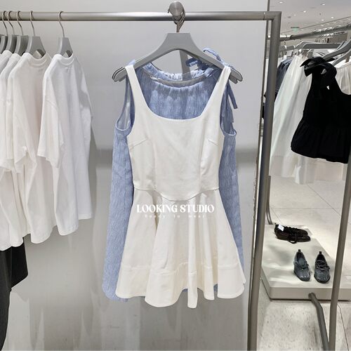 UR&DC2025夏季新款法式气质芭蕾风超短款背心式白色A字吊带连衣裙