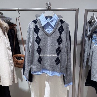 UR&DC2025冬季新款学院风假两件拼接撞色条纹菱格纹长袖针织衫女