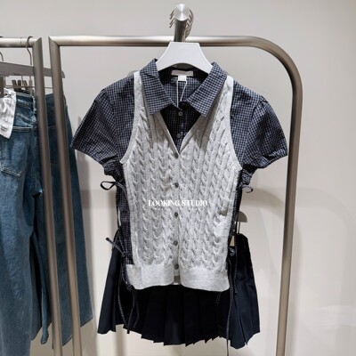 UR&DC2026春季新款撞色拼接假两件绞花格纹系带针织衫女短款上衣