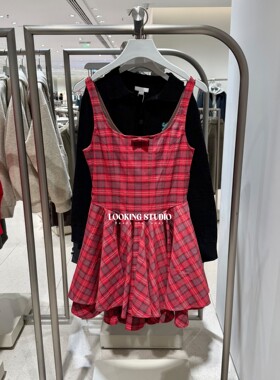 UR&DC2026春季新款气质都市复古红色格纹蝴蝶结双层摆吊带连衣裙