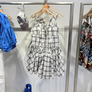 UR&DC2025夏季新款法式时尚休闲撞色格子绑带收腰花苞吊带连衣裙