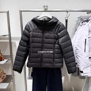 UR&DC2025冬季新款休闲风连帽绗缝拉链插袋短款轻薄羽绒服女薄款