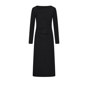 UR&DC2026春季新款设计感气质不对称领口褶皱修身显瘦连衣裙长裙