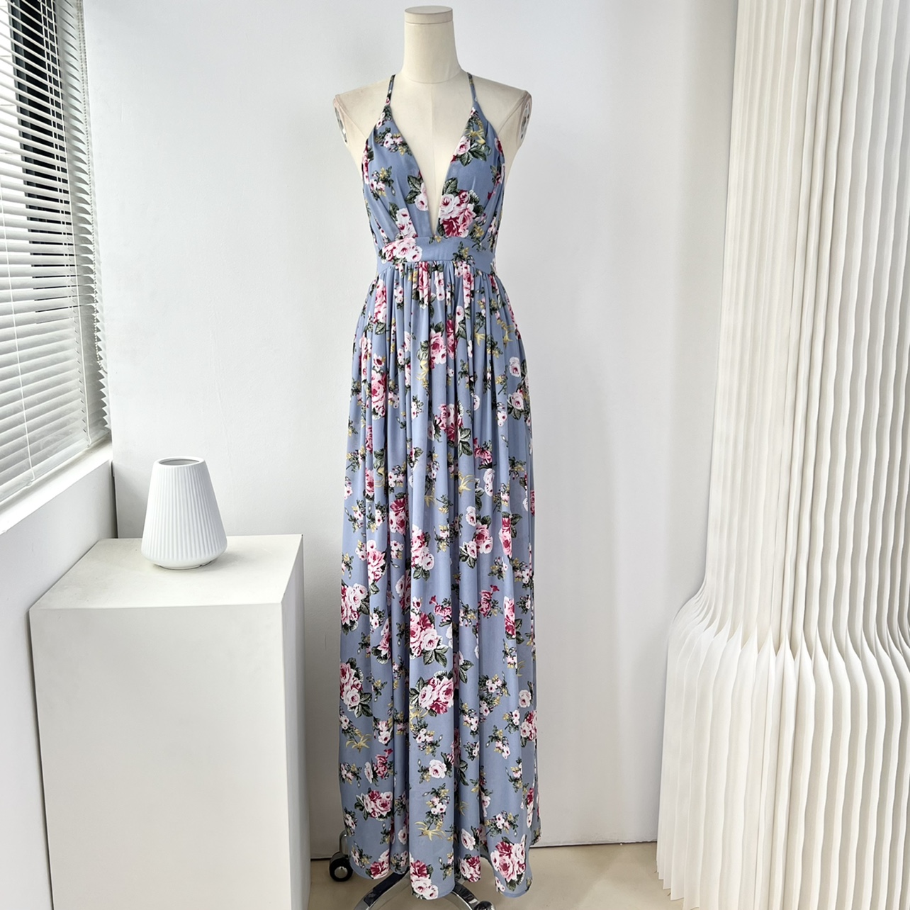 外贸原单  花色度假风性感吊带深v高腰显瘦开衩大摆雪纺连衣裙