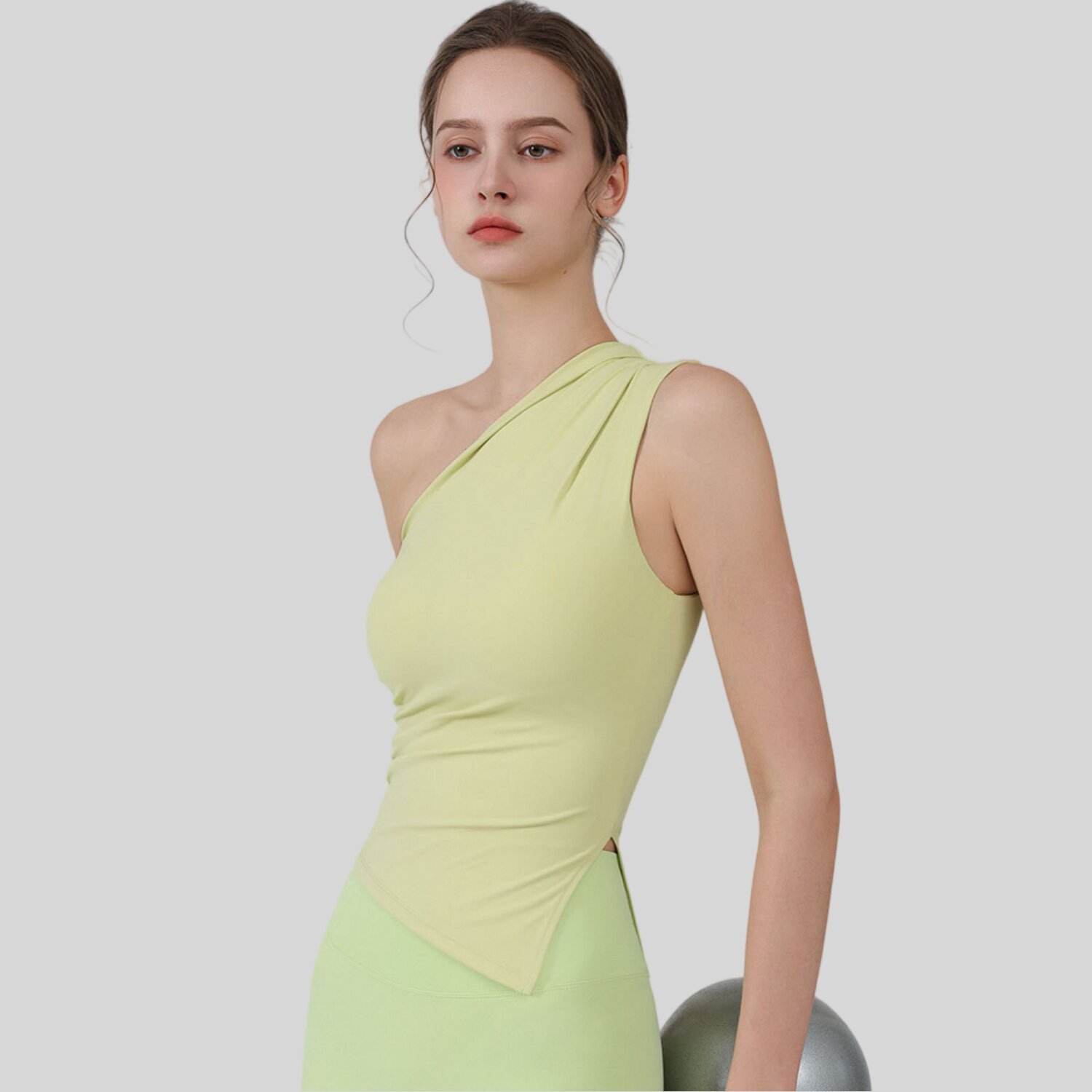 瑜伽服带胸垫不规则斜肩运动背心普拉提训练服美背户外健身内衣女