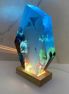 带灯光室内家居饰品实木树脂送礼