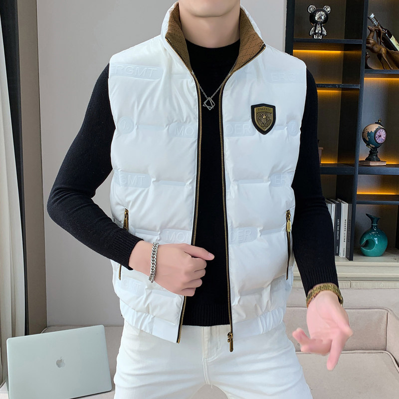 다운 조끼 남자 2024 겨울 새로운 유행 반짝 이는 잘 생긴 남자 민소매 경량 따뜻한 양복 조끼