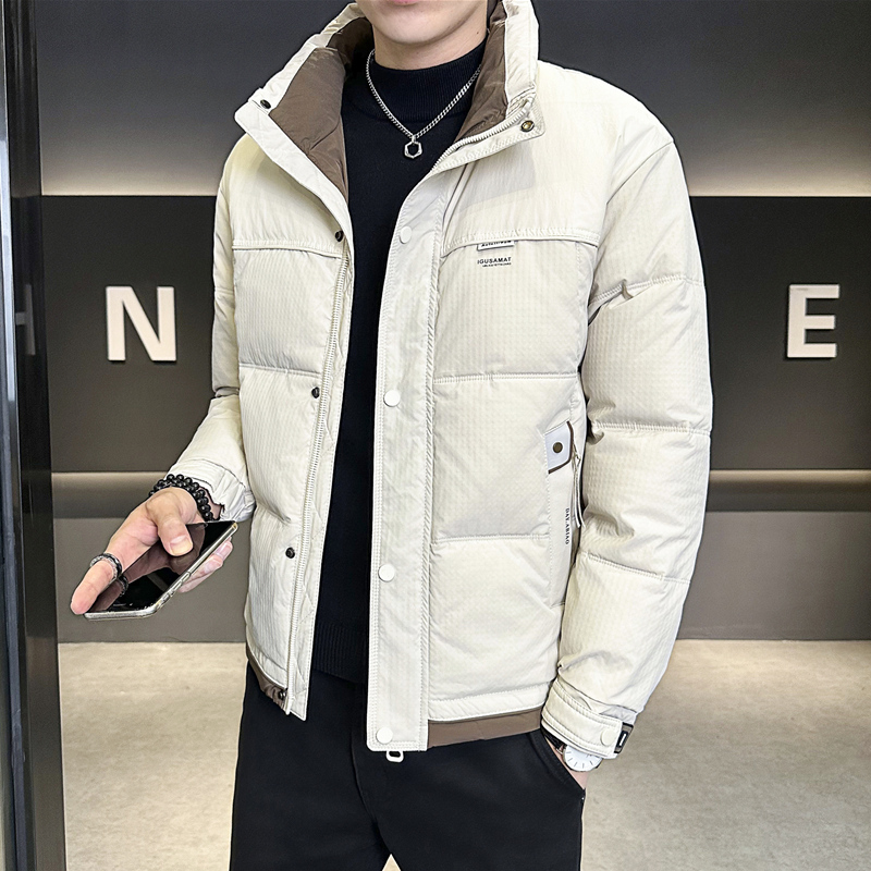 卡磊轻薄短款羽绒服男