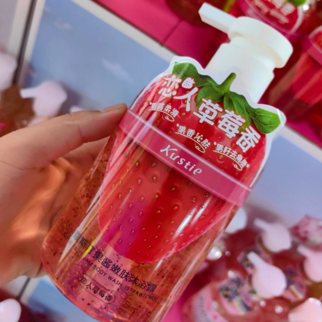 蔻斯汀果酱嫩肤草莓青提白桃沐浴露樱花玫瑰墨迹花瓣沐浴露
