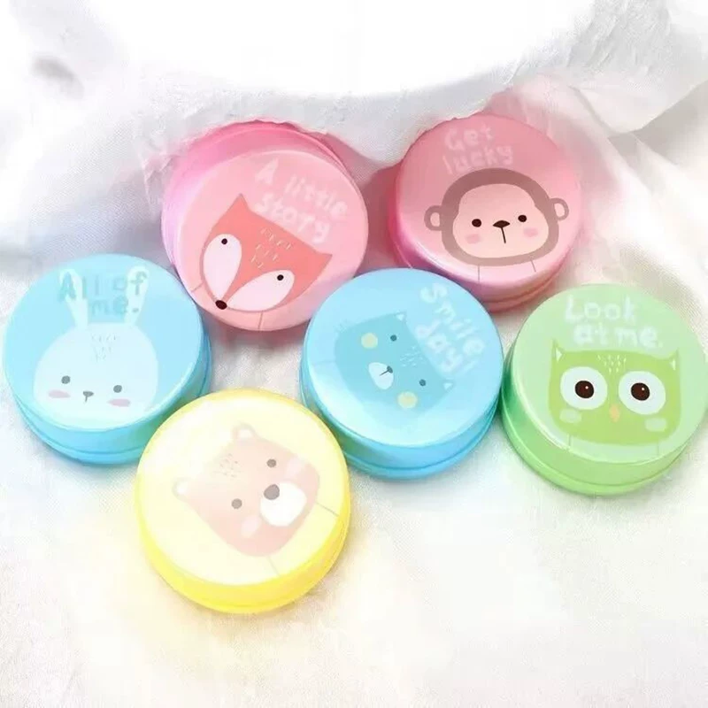 Handheld foldable cartoon mouthwash for traveling