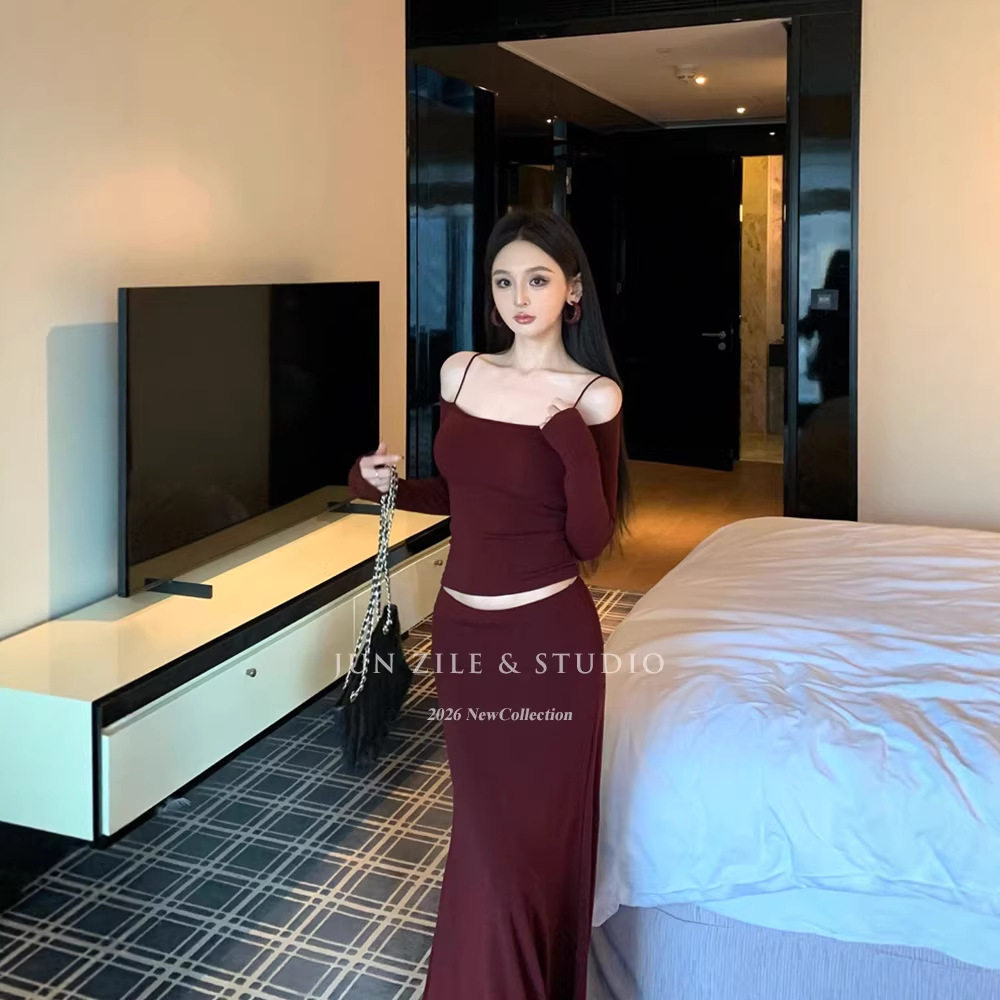 2026年新款过年女装一字肩上衣气质辣妹修身流行半身裙子套装春季,女装/女士精品,休闲运动套装,淘宝优惠券,粉丝福利购,淘宝优惠卷